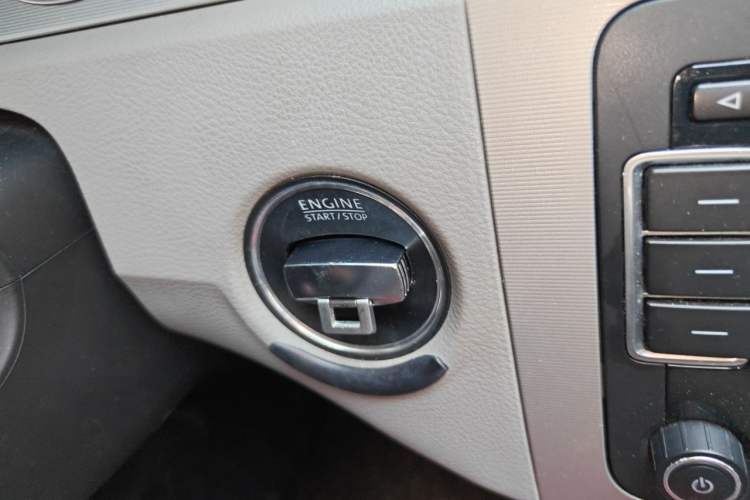 Used Volkswagen Magotan 2011 1.8TSI DSG Comfort Model Vehicle Key