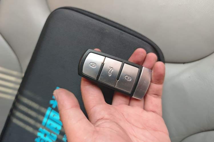 Used Volkswagen Magotan 2011 2.0 TSI DSG Comfort Edition Vehicle Key