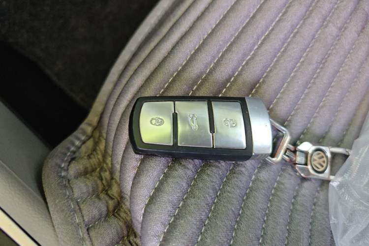 Used Volkswagen Magotan 2011 1.8TSI Manual Comfort Model Vehicle Key
