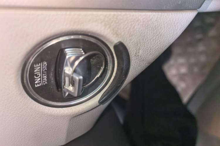 Used Volkswagen Magotan 2011 1.4 TSI Elite Edition Vehicle Key