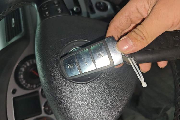 Used Volkswagen Magotan 2011 1.8TSI DSG Comfort Model Vehicle Key