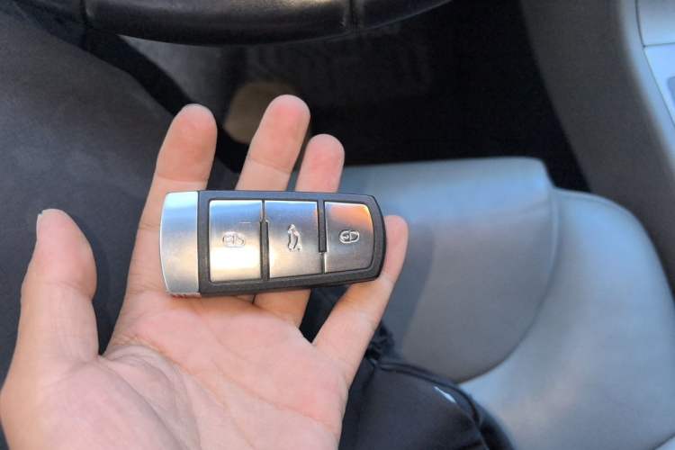 Used Volkswagen Magotan 2011 1.4 TSI Elite Edition Vehicle Key