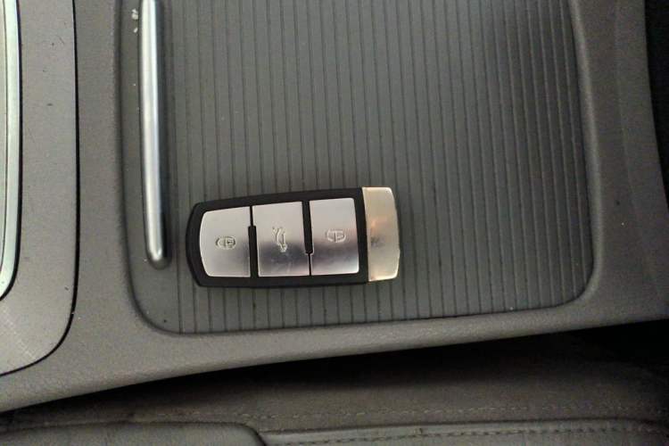 Used Volkswagen Magotan 2011 1.4 TSI Elite Edition Vehicle Key