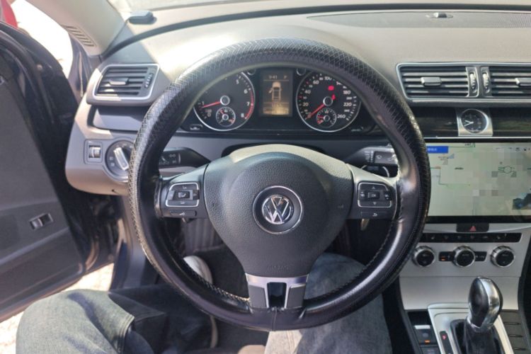 Used Volkswagen Magotan 2011 1.8TSI DSG Luxury Model Steering Wheel