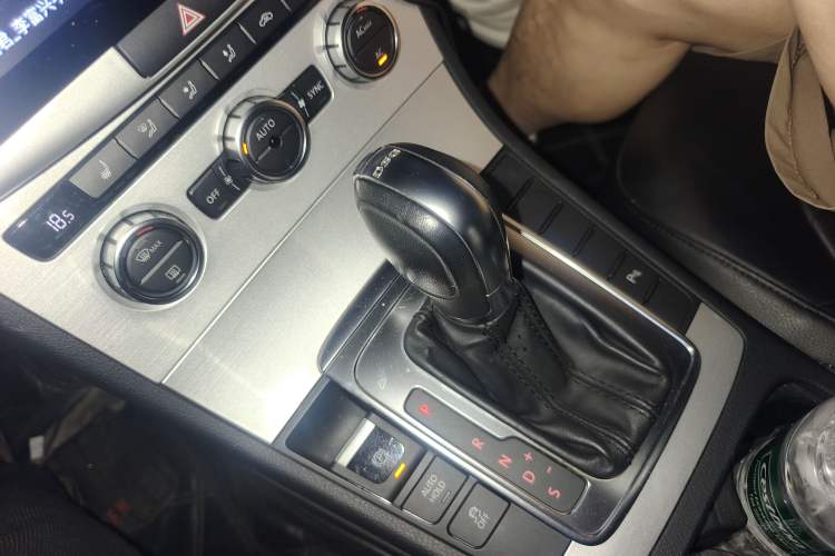 Used Volkswagen Magotan 2011 1.8TSI DSG Luxury Model Gear Lever