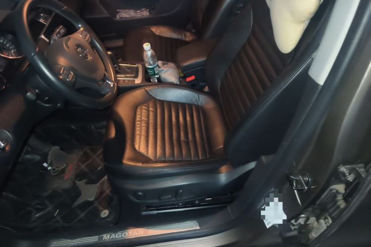 Used Volkswagen Magotan 2011 1.8TSI DSG Luxury Model Left Front Seat