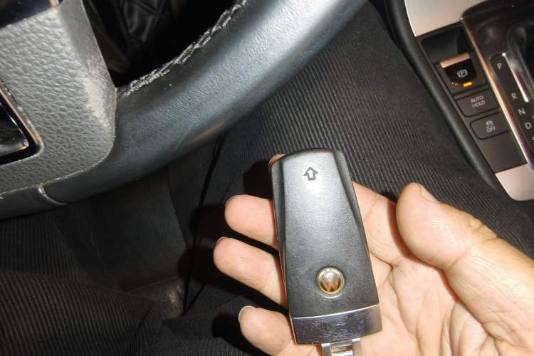 Used Volkswagen Magotan 2011 1.8TSI DSG Luxury Model Vehicle Key