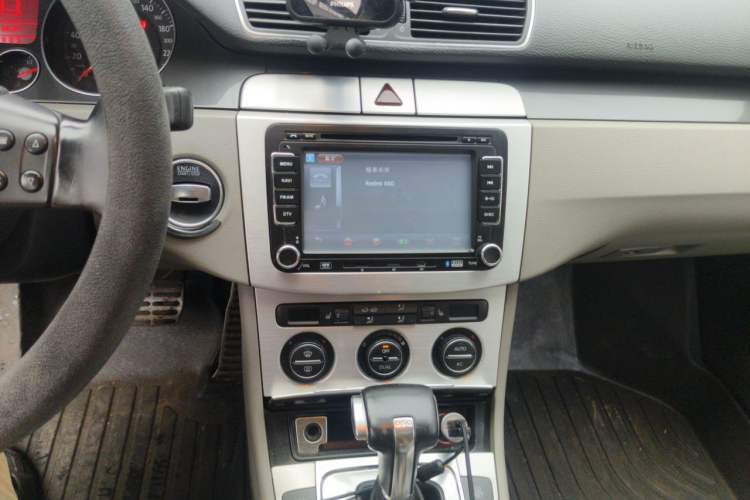 Used Volkswagen Magotan 2011 1.4 TSI Elite Edition Audio And AC Panel