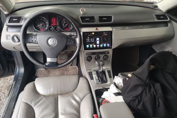 Used Volkswagen Magotan 2011 1.4 TSI Elite Edition Center Console