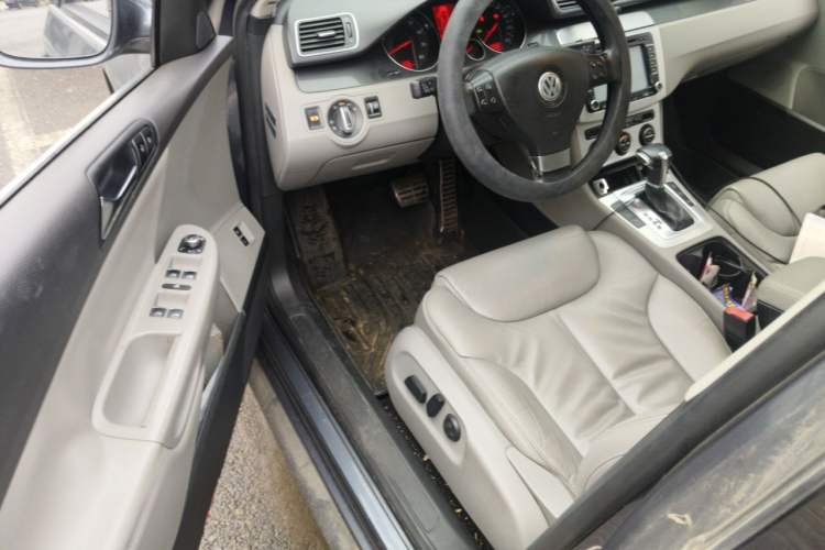 Used Volkswagen Magotan 2011 1.4 TSI Elite Edition Driver Seat