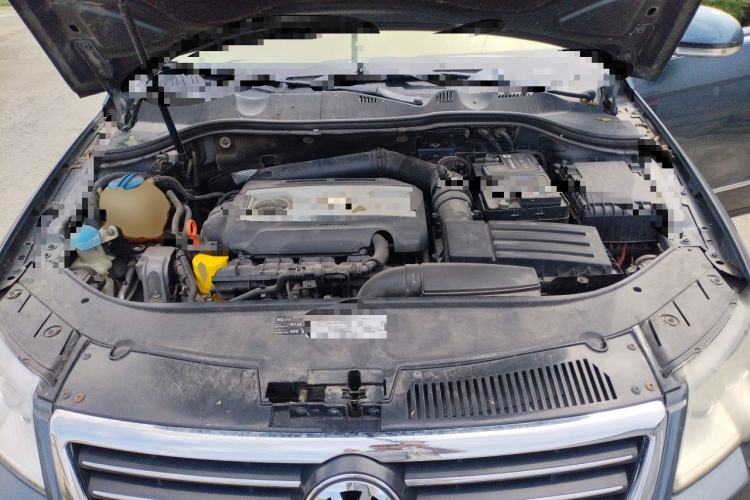 Used Volkswagen Magotan 2011 2.0 TSI DSG Comfort Edition Engine Bay