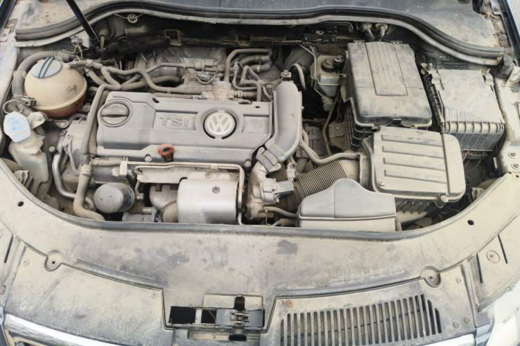 Used Volkswagen Magotan 2011 1.4 TSI Elite Edition Engine Bay