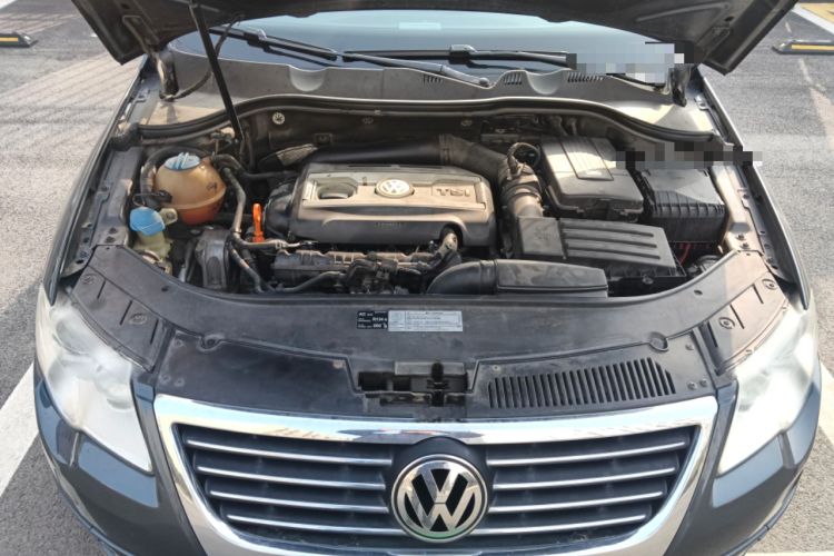 Used Volkswagen Magotan 2011 1.8TSI DSG Luxury Model Engine Bay