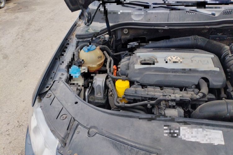 Used Volkswagen Magotan 2011 2.0 TSI DSG Comfort Edition Engine Bay Right