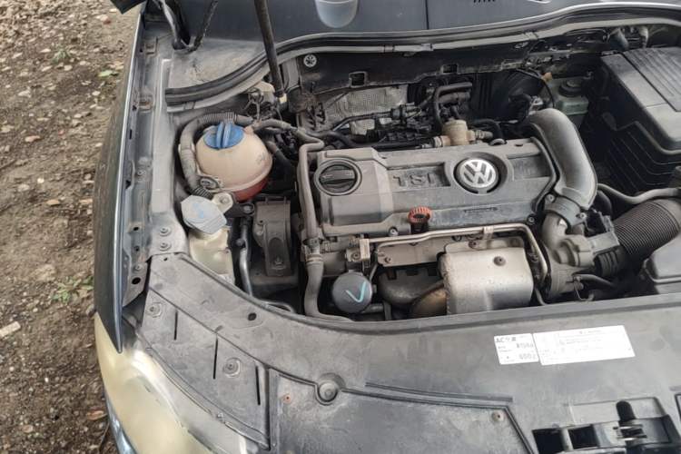 Used Volkswagen Magotan 2011 1.4 TSI Elite Edition Engine Bay Right