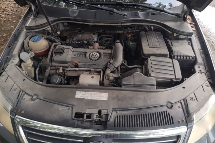 Used Volkswagen Magotan 2011 1.4 TSI Elite Edition Engine Bay