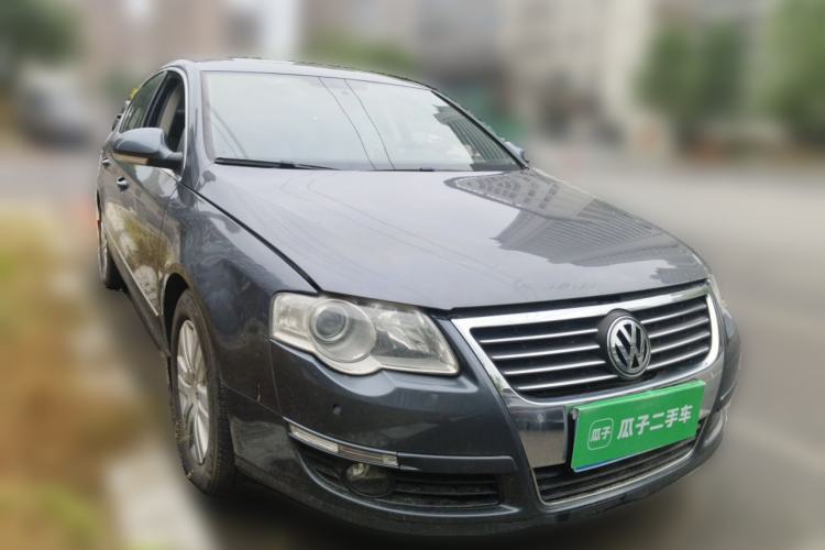 Used Volkswagen Magotan 2011 1.4 TSI Elite Edition Front Right 45 Deg
