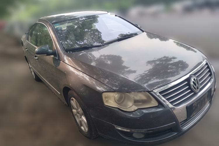 Used Volkswagen Magotan 2011 1.4 TSI Elite Edition Front Right 45 Deg