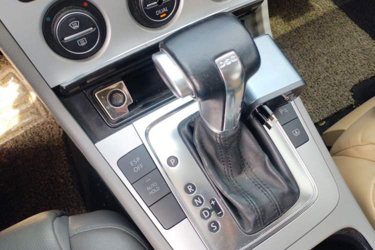 Used Volkswagen Magotan 2011 2.0 TSI DSG Comfort Edition Gear Lever
