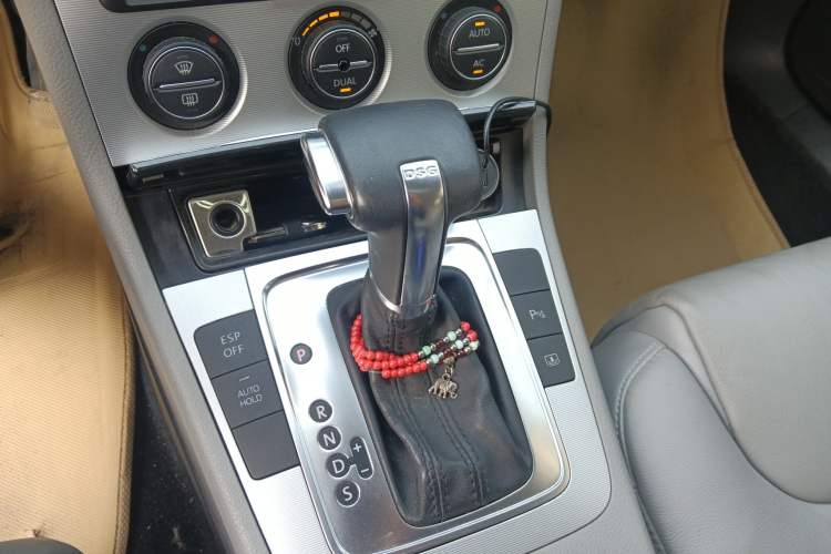 Used Volkswagen Magotan 2011 1.8TSI DSG Luxury Model Gear Lever