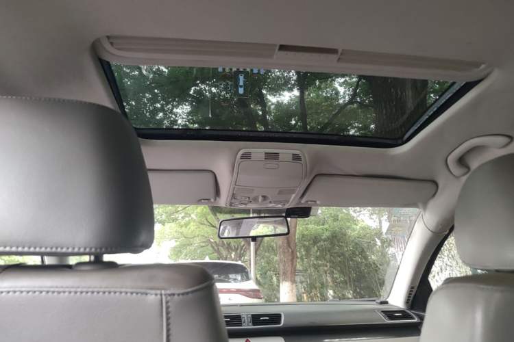 Used Volkswagen Magotan 2011 1.4 TSI Elite Edition Headliner