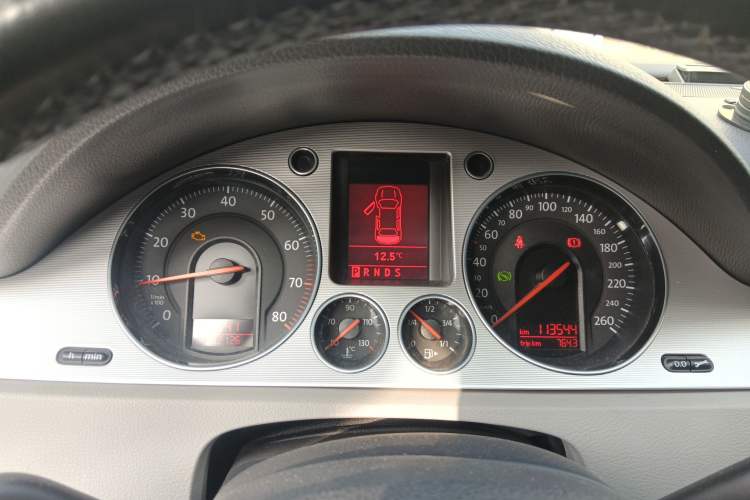 Used Volkswagen Magotan 2011 1.8TSI DSG Luxury Model Instrument Cluster