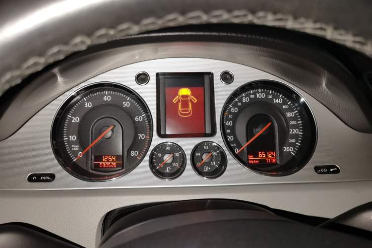 Used Volkswagen Magotan 2011 1.8TSI DSG Comfort Model Instrument Cluster