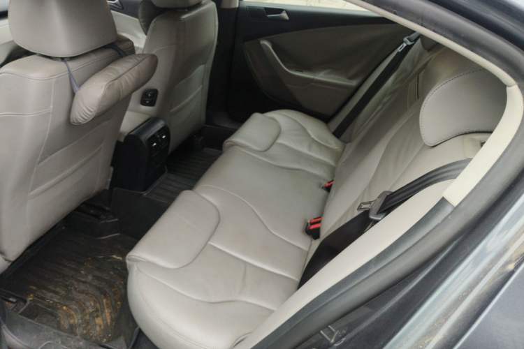 Used Volkswagen Magotan 2011 1.4 TSI Elite Edition Left Rear Seat