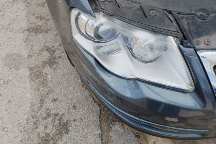 Used Volkswagen Magotan 2011 2.0 TSI DSG Comfort Edition Right Front Headlight
