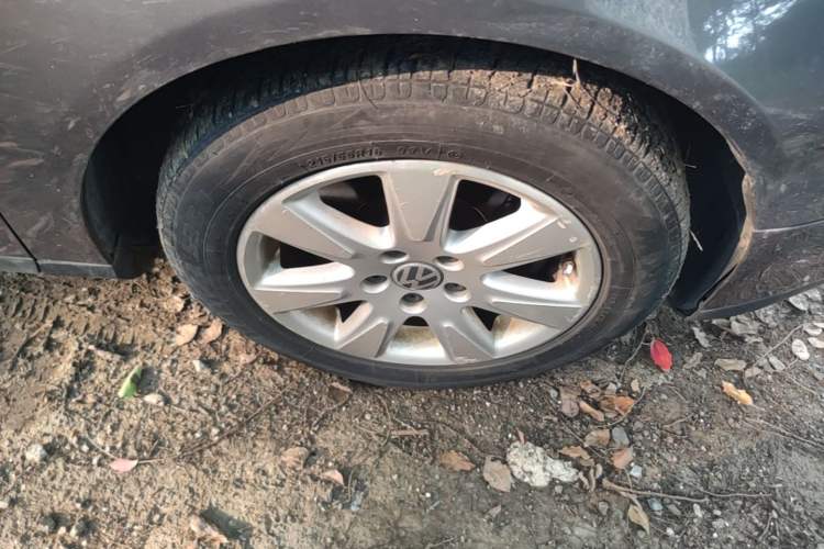 Used Volkswagen Magotan 2011 1.4 TSI Elite Edition Right Front Wheel Hub
