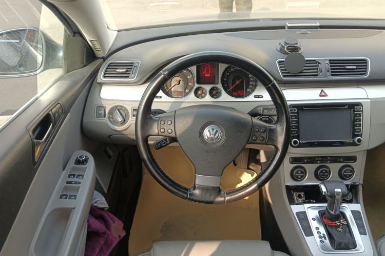 Used Volkswagen Magotan 2011 1.8TSI DSG Luxury Model Steering Wheel