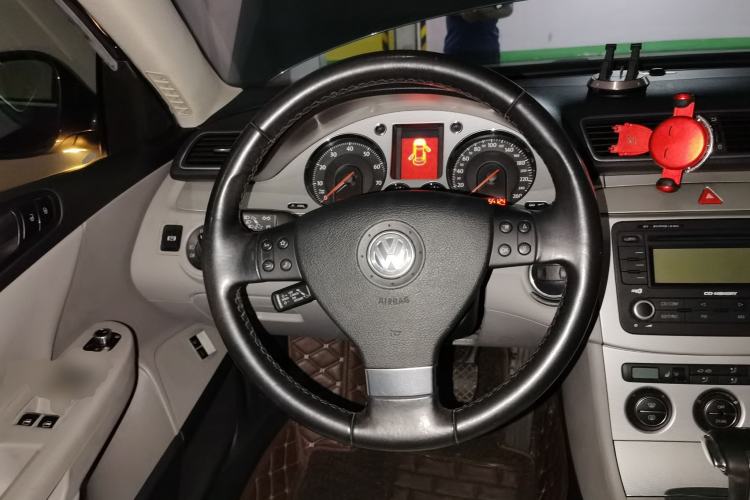 Used Volkswagen Magotan 2011 1.8TSI DSG Comfort Model Steering Wheel