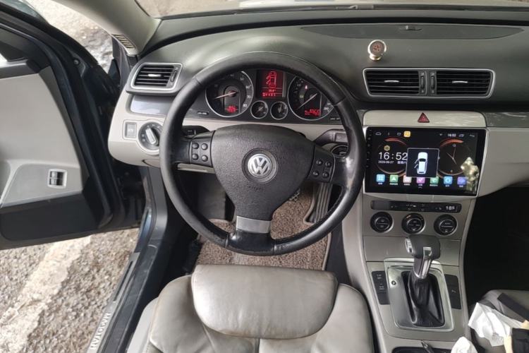 Used Volkswagen Magotan 2011 1.4 TSI Elite Edition Steering Wheel