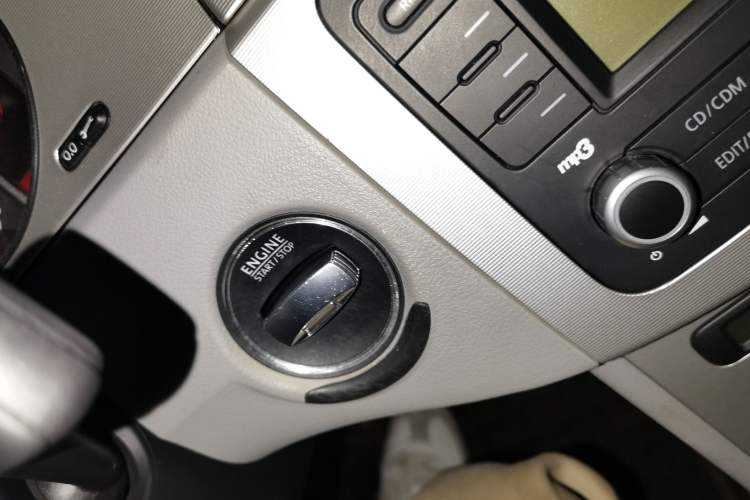 Used Volkswagen Magotan 2011 1.8TSI DSG Comfort Model Vehicle Key