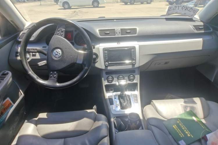 Used Volkswagen Magotan 2011 2.0 TSI DSG Luxury Edition Center Console