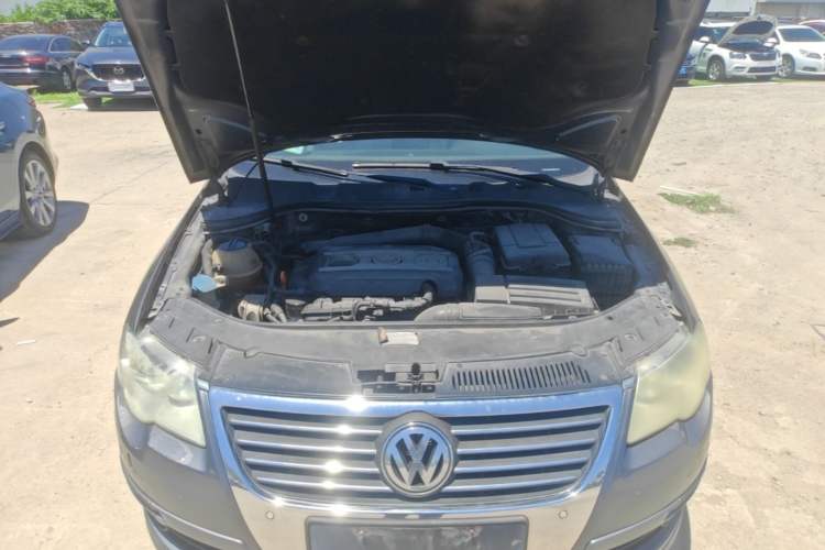 Used Volkswagen Magotan 2011 2.0 TSI DSG Luxury Edition Engine Bay