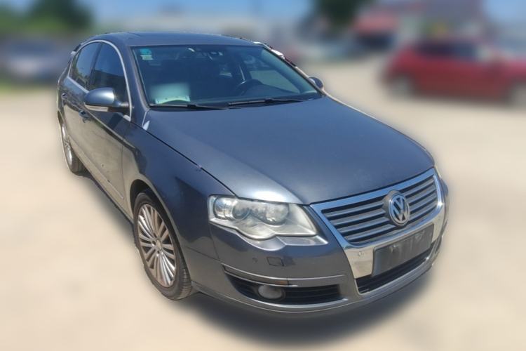 Used Volkswagen Magotan 2011 2.0 TSI DSG Luxury Edition Front Right 45 Deg