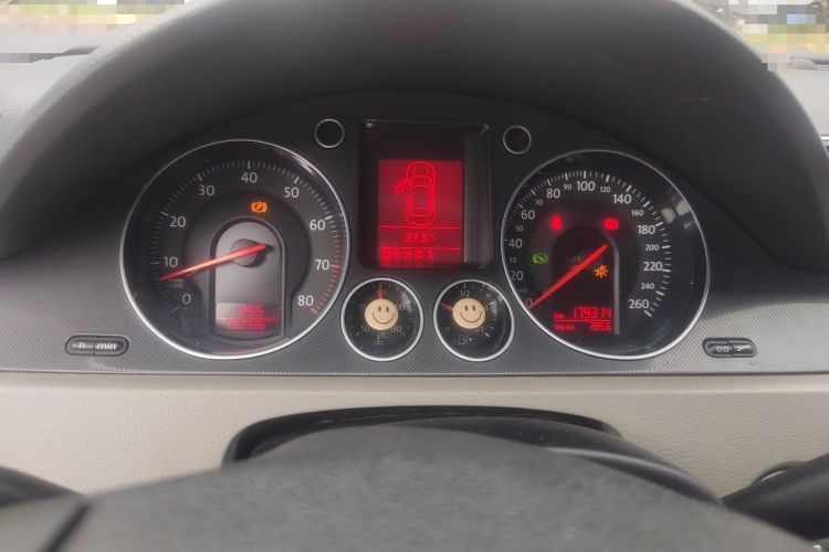 Used Volkswagen Magotan 2011 1.4 TSI Elite Edition Instrument Cluster