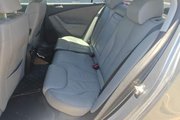 Used Volkswagen Magotan 2011 2.0 TSI DSG Luxury Edition Left Rear Seat