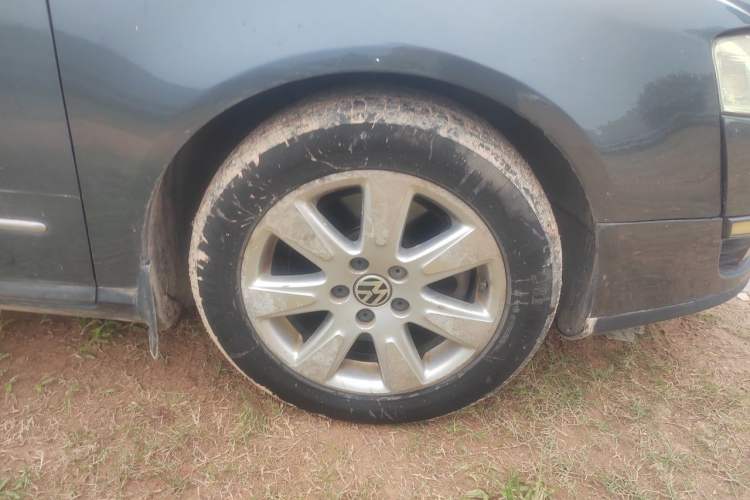 Used Volkswagen Magotan 2011 1.4 TSI Elite Edition Right Front Wheel Hub