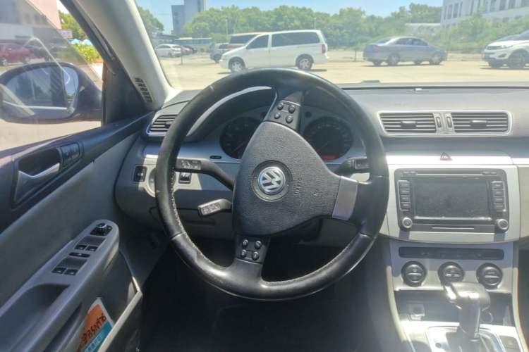 Used Volkswagen Magotan 2011 2.0 TSI DSG Luxury Edition Steering Wheel