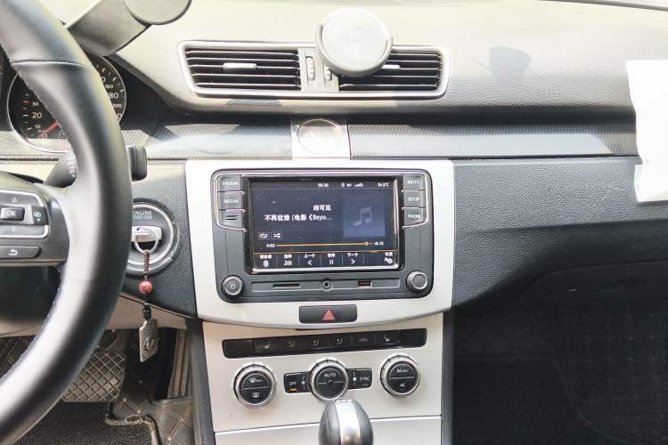 Used Volkswagen Magotan 2011 1.8TSI DSG Luxury Model Audio And AC Panel