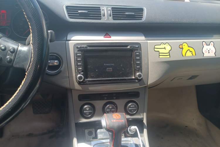 Used Volkswagen Magotan 2011 1.4 TSI Elite Edition Audio And AC Panel