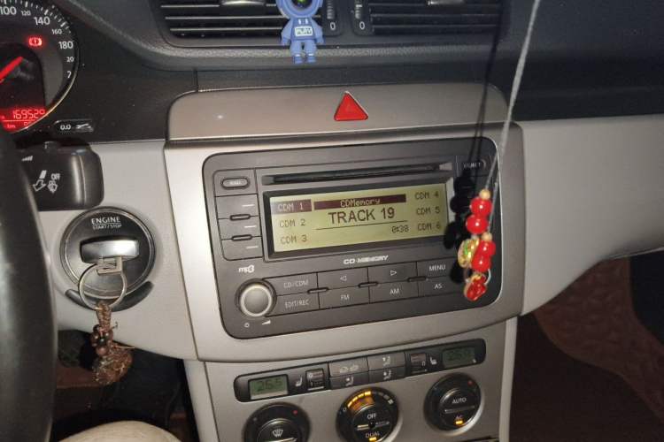 Used Volkswagen Magotan 2011 1.8TSI DSG Comfort Model Audio And AC Panel