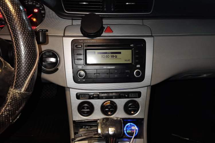 Used Volkswagen Magotan 2011 1.8TSI DSG Comfort Model Audio And AC Panel