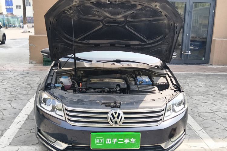 Used Volkswagen Magotan 2011 1.8TSI DSG Luxury Model Engine Bay