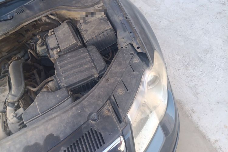 Used Volkswagen Magotan 2011 1.4 TSI Elite Edition Engine Bay Left