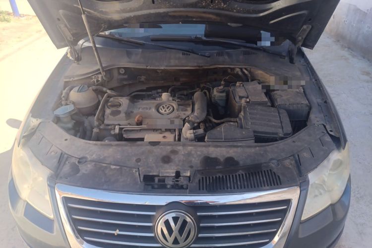 Used Volkswagen Magotan 2011 1.4 TSI Elite Edition Engine Bay