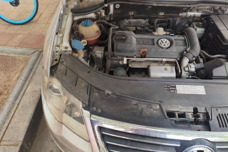 Used Volkswagen Magotan 2011 1.4 TSI Elite Edition Engine Bay Right