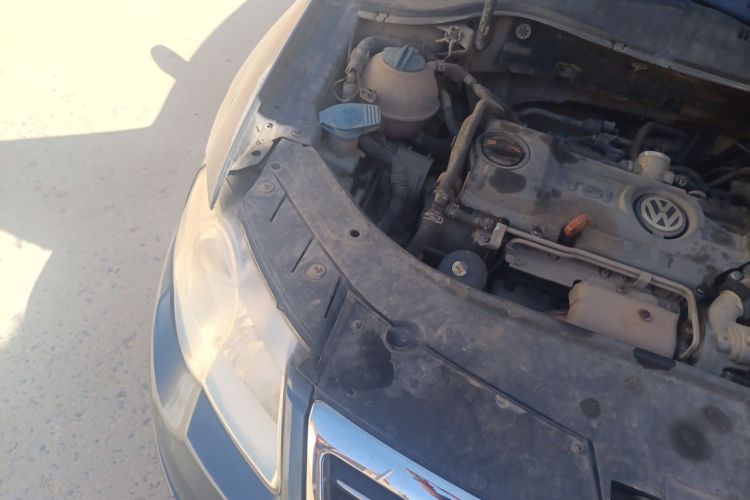 Used Volkswagen Magotan 2011 1.4 TSI Elite Edition Engine Bay Right